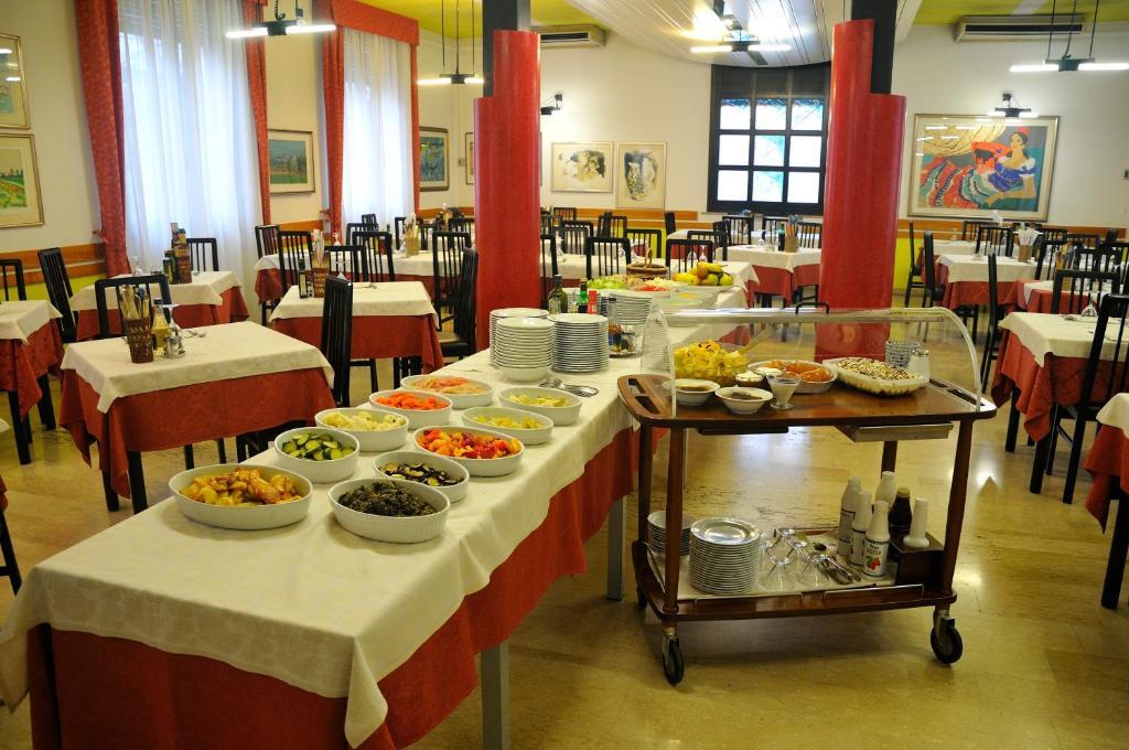 Albergo San Remo Montebelluna Bagian luar foto